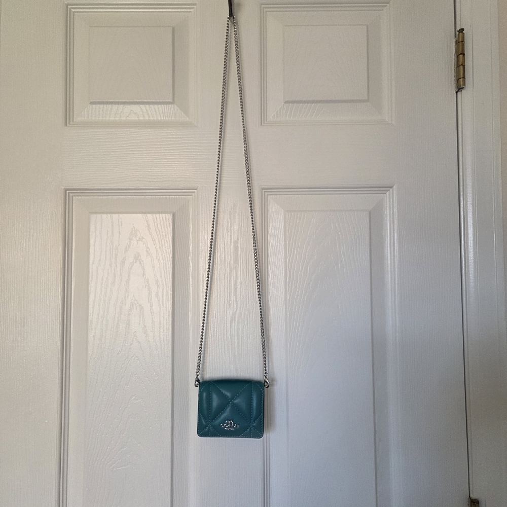 2 Piece, Stunning Coach New York matching set in a beautiful teal blue-green - Picture 8 of 12